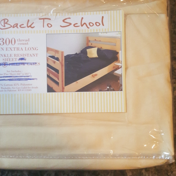 Back to school 300 thread count yellow new flat sh - Picture 3 of 4